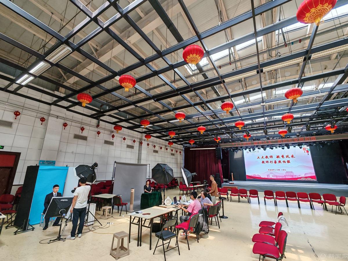 教师形象照拍摄现场+2.jpg