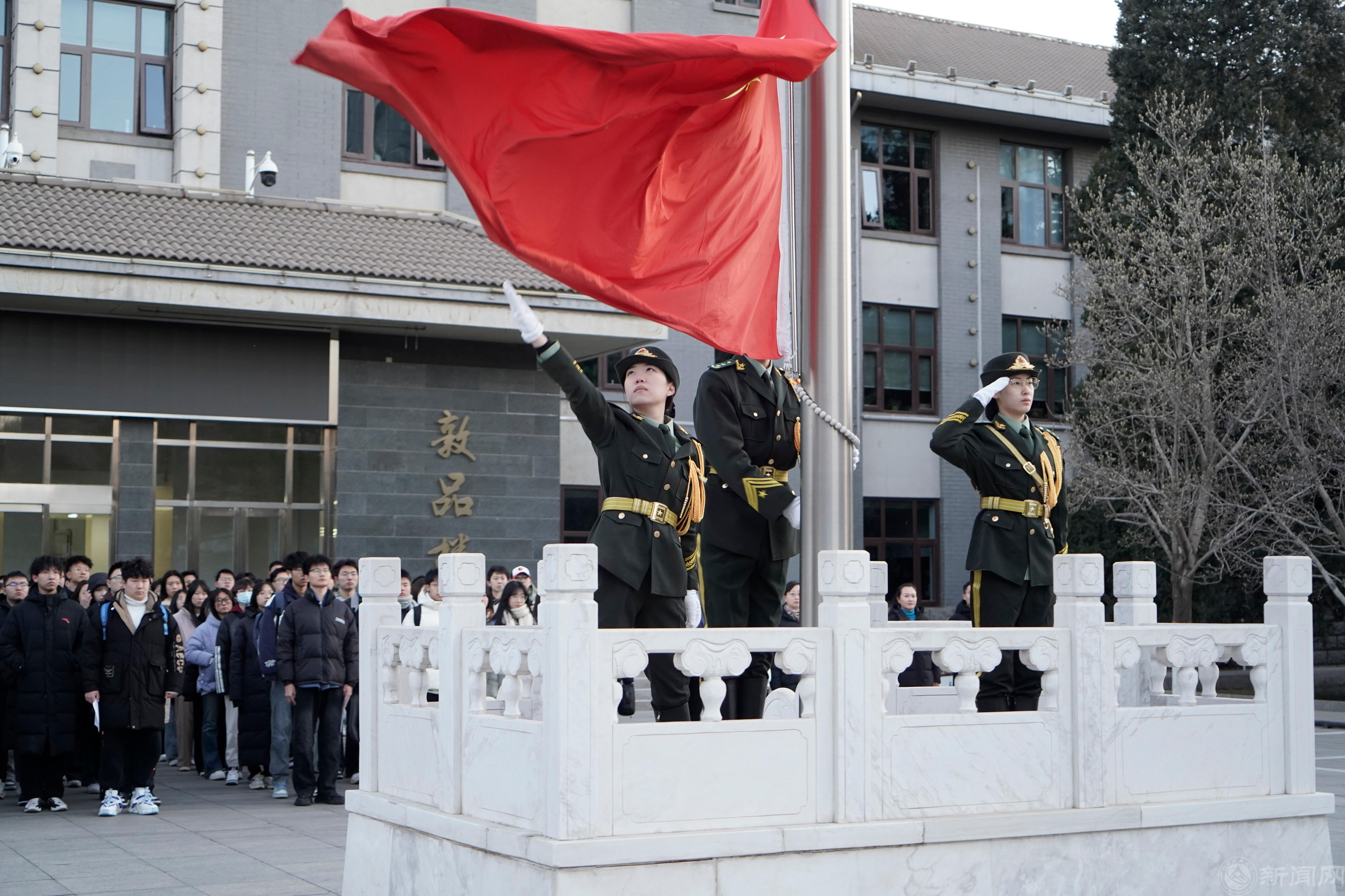 抛旗1.JPG
