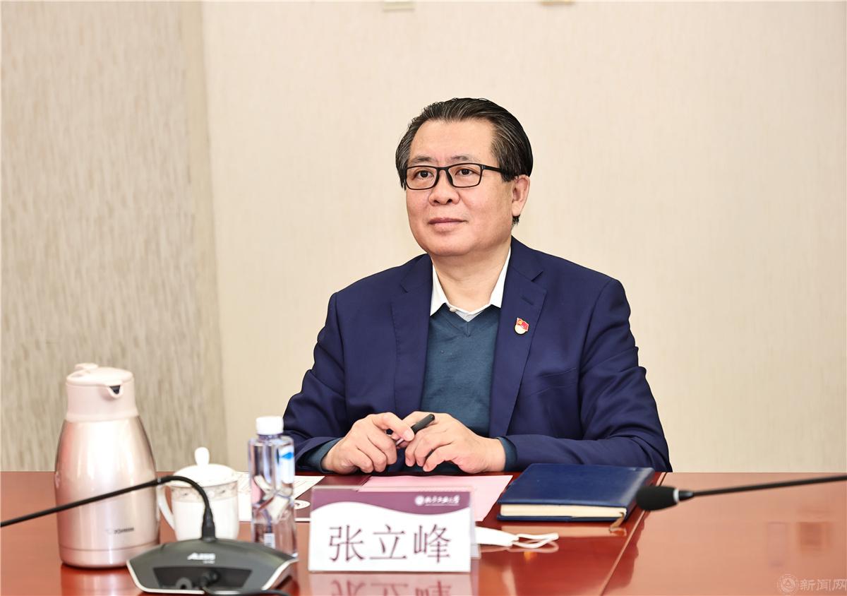 张校长.jpg
